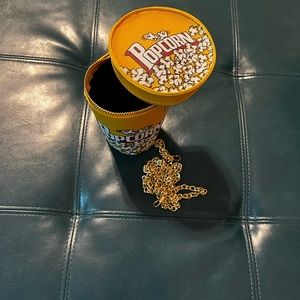 Popcorn hand bag